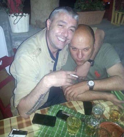 Od zagrljaja, do noža u stomak: Slika snimljena 5 minuta prije tuče Od zagrljaja, do noža u stomak: Slika snimljena 5 minuta prije tuče