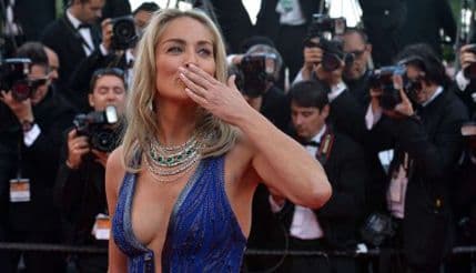 Šeron Stoun zasijenila duplo mlađe koleginice Šeron Stoun zasijenila duplo mlađe koleginice