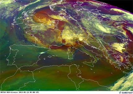 Oblačno sa slabom kišom Oblačno sa slabom kišom