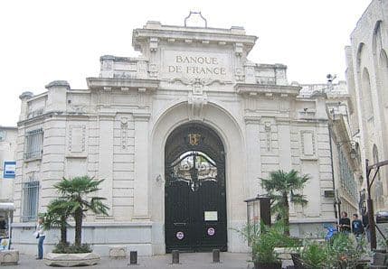 Francuska banka otpušta 2.500 radnika Francuska banka otpušta 2.500 radnika