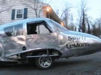 Američki policijac pretvorio avion u automobil Američki policijac pretvorio avion u automobil