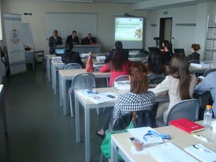 Sjutra počinje seminar "Upravljanje lancem u sektoru poizvodnje hrane" Sjutra počinje seminar "Upravljanje lancem u sektoru poizvodnje hrane"