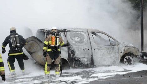 Neredi u Stokholmu se smiruju, policija traži napadače Neredi u Stokholmu se smiruju, policija traži napadače