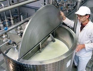 Ministarstvo poljoprivrede: Uprkos 24 miliona eura subvencija, proizvodnja mlijeka od 2009. se smanjila za pet odsto Ministarstvo poljoprivrede: Uprkos 24 miliona eura subvencija, proizvodnja mlijeka od 2009. se smanjila za pet odsto