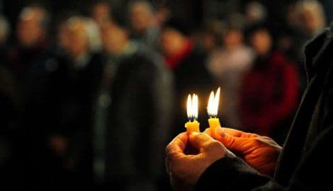 Sveštenik SPC nije htio da drži opijelo dok porodica ne plati crkveni porez Sveštenik SPC nije htio da drži opijelo dok porodica ne plati crkveni porez