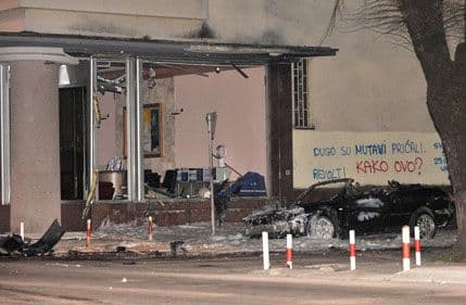 Uhapšena braća Vuksanović zbog sumnje da su podmetnuli eksploziv Uhapšena braća Vuksanović zbog sumnje da su podmetnuli eksploziv