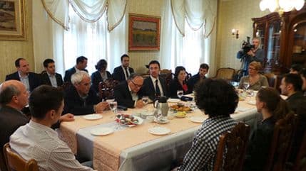 Cetinje: Bogdanović pio kafu sa građanima Cetinje: Bogdanović pio kafu sa građanima