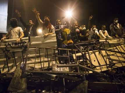 Turske vlasti potvrdile dvije žrtve nasilnih protesta Turske vlasti potvrdile dvije žrtve nasilnih protesta