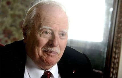 Preminuo bivši francuski premijer Pjer Moroa Preminuo bivši francuski premijer Pjer Moroa