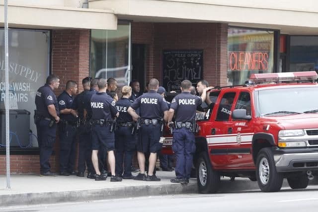 Pet osoba ubijeno kod Los Anđelesa Pet osoba ubijeno kod Los Anđelesa