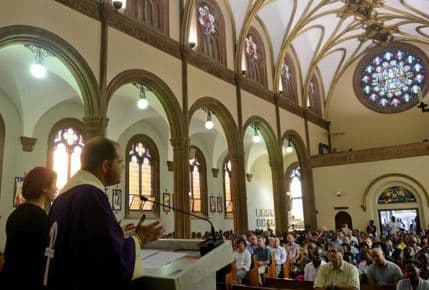 Johanesburg: Sveštenik osnovao grupu za gej katolike Johanesburg: Sveštenik osnovao grupu za gej katolike