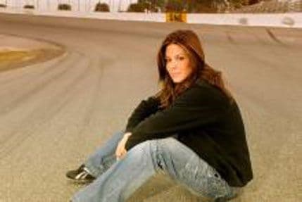 Manekenka modnu pistu zamijenila auto-moto trkama Manekenka modnu pistu zamijenila auto-moto trkama