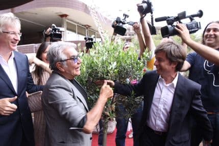 FOTO: Kavali posadio maslinu u Dukljanskim vrtovima FOTO: Kavali posadio maslinu u Dukljanskim vrtovima