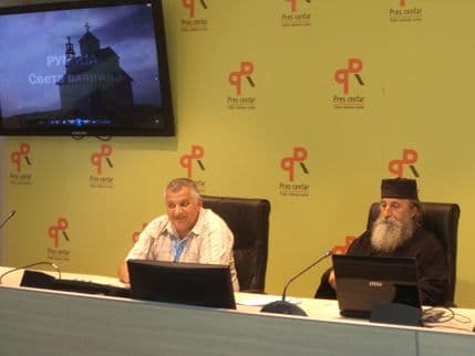 PLAMENAC: Iznošenje krsta na Rumiju uz bacanje kamena s ramena PLAMENAC: Iznošenje krsta na Rumiju uz bacanje kamena s ramena