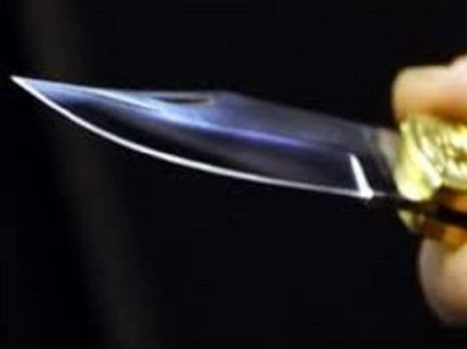 Drama u Rakovici: Upao u "Sigurnu kuću" i nožem izbo dvije žene Drama u Rakovici: Upao u "Sigurnu kuću" i nožem izbo dvije žene