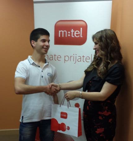 M:tel: Android telefon poklonjen tridesethiljaditom fanu na Facebook stranici M:tel: Android telefon poklonjen tridesethiljaditom fanu na Facebook stranici