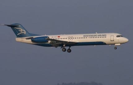 Avion Montenegroerlejnza se vratio s pola puta prema Beogradu  Avion Montenegroerlejnza se vratio s pola puta prema Beogradu