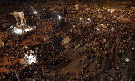 Uprkos Erdoganovom obećanju referenduma, demonstranti i sinoć na Taksimu Uprkos Erdoganovom obećanju referenduma, demonstranti i sinoć na Taksimu