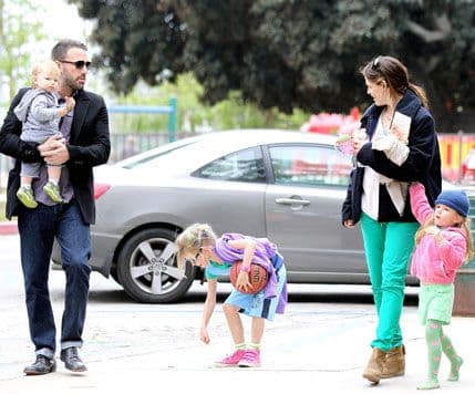 Ben Aflek uživa u roditeljstvu Ben Aflek uživa u roditeljstvu