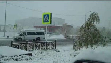 VIDEO: Za samo 24 sata u sibirskom gradu smijenili se ljeto i zima VIDEO: Za samo 24 sata u sibirskom gradu smijenili se ljeto i zima