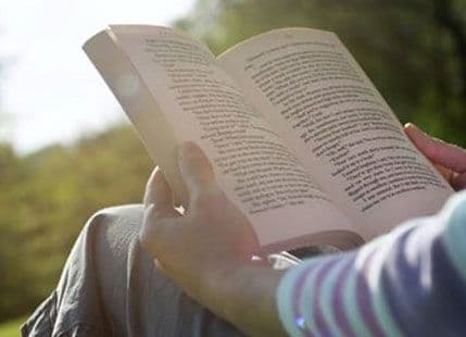 Čitanje romana otvara um i pomaže da izbjegnete loše odluke Čitanje romana otvara um i pomaže da izbjegnete loše odluke