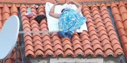 Dubrovčanin zbog vrućina spavao na krovu Dubrovčanin zbog vrućina spavao na krovu