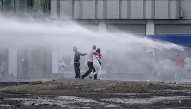 Vodeni topovi ponovo na Taksimu Vodeni topovi ponovo na Taksimu
