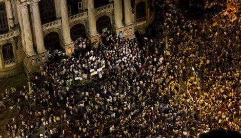 Četvrtina miliona Brazilaca ponovo izašlo na ulice Četvrtina miliona Brazilaca ponovo izašlo na ulice