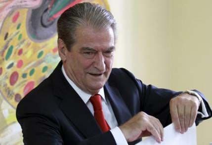 Opozicija poziva Berišu da prizna poraz Opozicija poziva Berišu da prizna poraz