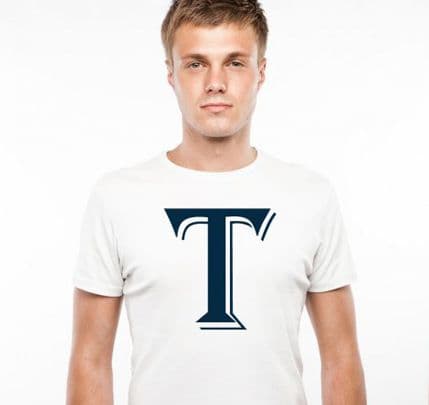 Muškarci su najprivlačniji u običnoj bijeloj majici Muškarci su najprivlačniji u običnoj bijeloj majici