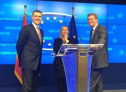 Posvetiti pažnju vladavini prava i korpuciji na visokom nivou Posvetiti pažnju vladavini prava i korpuciji na visokom nivou