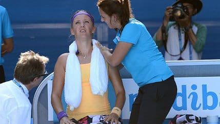 VB: Azarenka se povukla zbog povrede VB: Azarenka se povukla zbog povrede