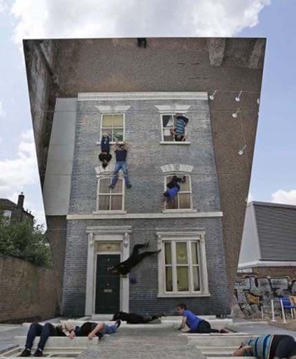 VIDEO: Pogledajte zgradu po kojoj se krećete kao Spajdermen VIDEO: Pogledajte zgradu po kojoj se krećete kao Spajdermen