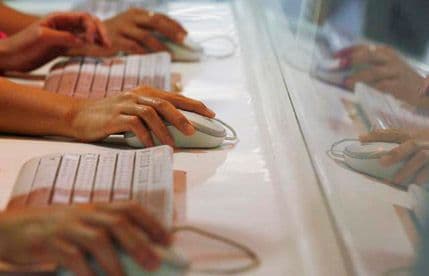 Kubanci dobili internet, ali nije jeftin Kubanci dobili internet, ali nije jeftin