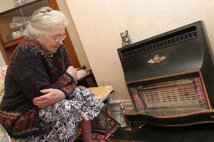 Strategija MRSS predviđa pomoć starima da se spreme za zimu Strategija MRSS predviđa pomoć starima da se spreme za zimu