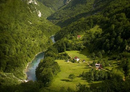 Preko noći nestala konstrukcija od 30 tona nesuđenog mosta u Dobrilovini Preko noći nestala konstrukcija od 30 tona nesuđenog mosta u Dobrilovini