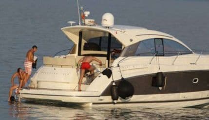 Blic Crna Gora: Dejan na jahti uz crnogorsku obalu, ostali uz „poneki euro“ u Tursku, Španiju, Grčku... Blic Crna Gora: Dejan na jahti uz crnogorsku obalu, ostali uz „poneki euro“ u Tursku, Španiju, Grčku...