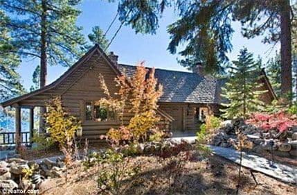 Prodaje se brvnara u kojoj je Hjuz organizovao raspusne zabave    Prodaje se brvnara u kojoj je Hjuz organizovao raspusne zabave