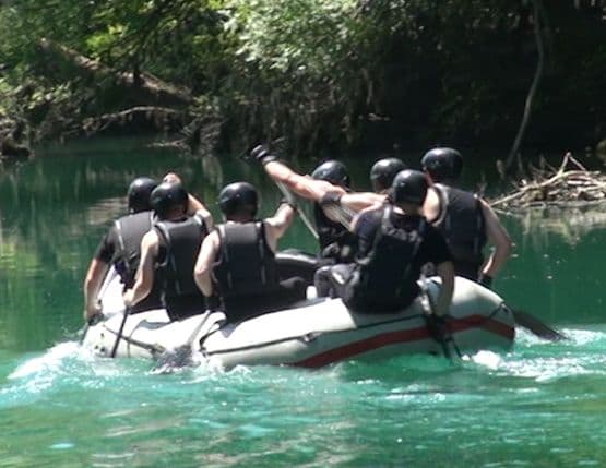Kadeti garde Mejna realizovali sa VCG vježbu kod Rogamskog mosta (VIDEO) Kadeti garde Mejna realizovali sa VCG vježbu kod Rogamskog mosta (VIDEO)