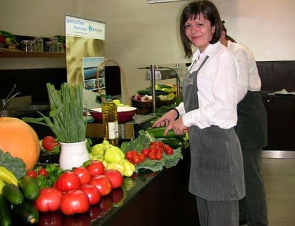 ŠUKOVIĆ: Povrće za hotele „Ziya“ i „Tara“ proizvodi porodica iz Zete, drugi hotelijeri da razmisle o ovoj saradnji ŠUKOVIĆ: Povrće za hotele „Ziya“ i „Tara“ proizvodi porodica iz Zete, drugi hotelijeri da razmisle o ovoj saradnji