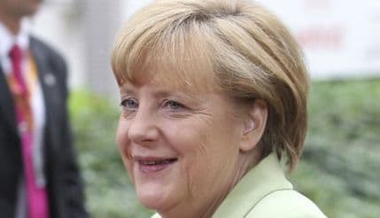 Merkel: Nijedna zemlja neće morati da napusti euro Merkel: Nijedna zemlja neće morati da napusti euro