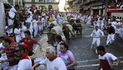 Prvi dan trke sa bikovima u Pamploni: „Samo“ dvoje povrijeđenih  Prvi dan trke sa bikovima u Pamploni: „Samo“ dvoje povrijeđenih