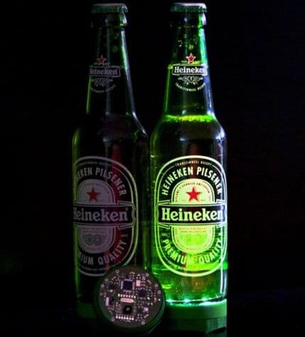 "Pametno" pivo koje svijetli dok igrate i nazdravljate "Pametno" pivo koje svijetli dok igrate i nazdravljate