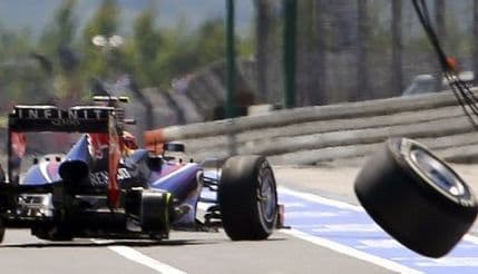 VIDEO: Kazna za Red Bul zbog povrede kamermana VIDEO: Kazna za Red Bul zbog povrede kamermana