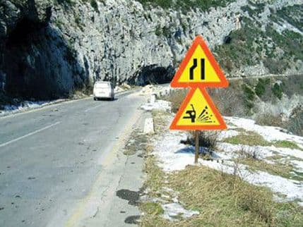 Milinko i Roksanda Radović iz Beograda povrijeđeni u jučerašnjem udesu u Dromiri Milinko i Roksanda Radović iz Beograda povrijeđeni u jučerašnjem udesu u Dromiri