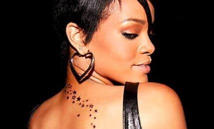 Pijanu Rijanu obezbjeđenje sprovelo sa koncerta (VIDEO) Pijanu Rijanu obezbjeđenje sprovelo sa koncerta (VIDEO)