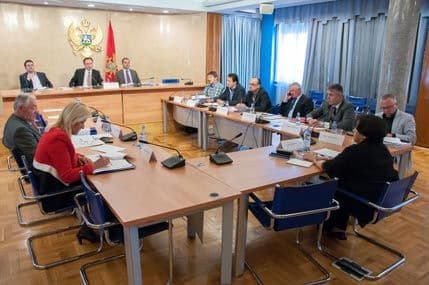 Prihvaćeni amandmani na Ustav: Dvije trećine za izbor tužioca Prihvaćeni amandmani na Ustav: Dvije trećine za izbor tužioca