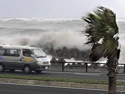 Kina: Zbog tajfuna evakuisano 304.000 ljudi Kina: Zbog tajfuna evakuisano 304.000 ljudi