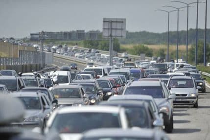 U Hrvatsku do sredine jula stiglo 340.000 turista manje nego prošle godine U Hrvatsku do sredine jula stiglo 340.000 turista manje nego prošle godine