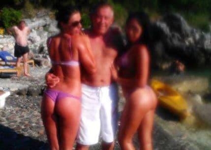 VRELO LJETO: Mima Karadžić se provodi u društvu manekenki! VRELO LJETO: Mima Karadžić se provodi u društvu manekenki!